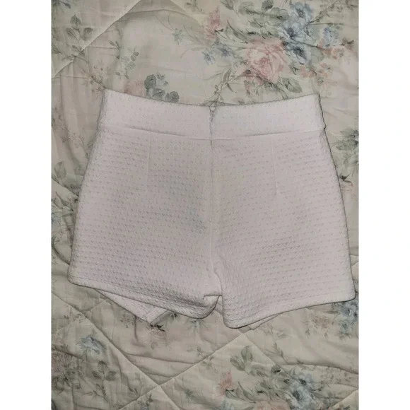 Bebe‎ Shorts Women's Small White 26