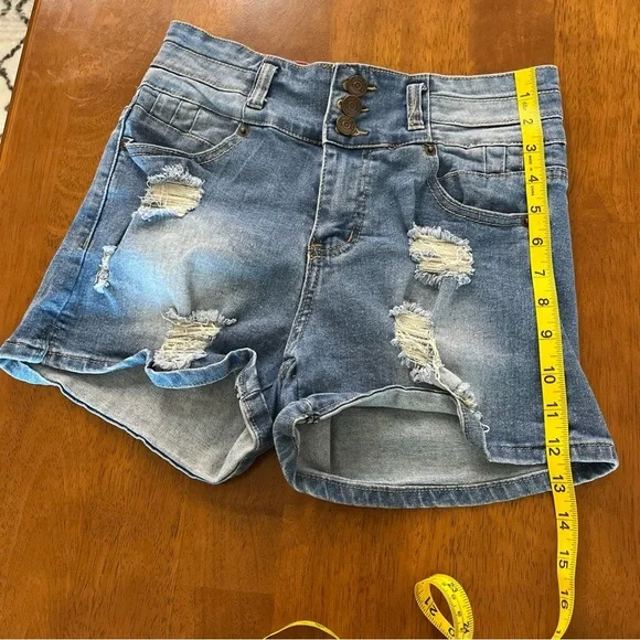 Vince‎ Blue New York women Distressed Denim Short Size 7