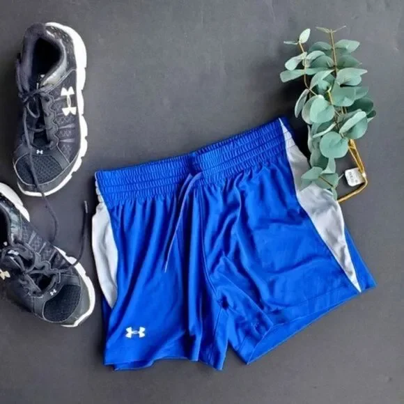 💍Under Armour Blue and white shorts