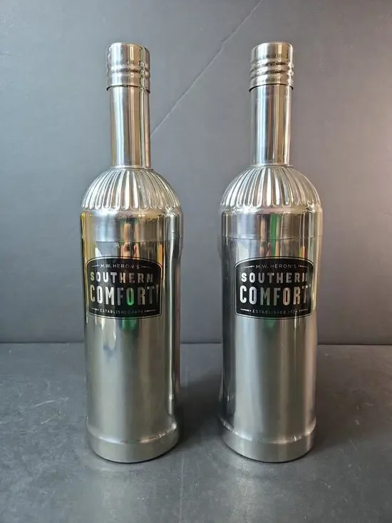 SET OF TWO BAR MIX DRINK SHAKERS, SOUTHERN COMFORT/SILVER COLOR