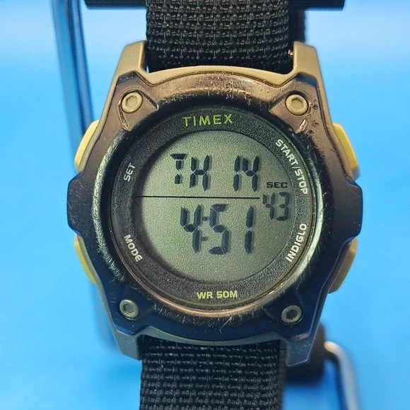 Vintage 2010 Timex Indiglo 33mm Mens Quartz‎ Digital Field Watch New Nato Strap