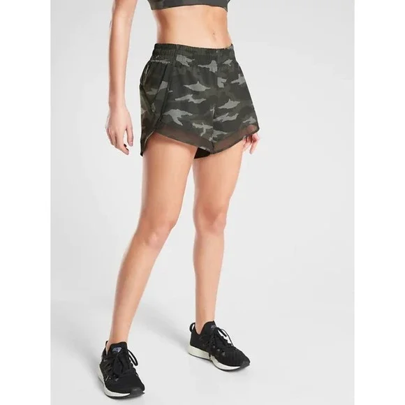 ATHLETA Mesh Racer Run Short Olive‎ Camo Lux Running Workout 446581 Womens Small