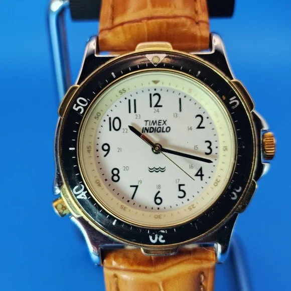 Vintage 2004 Timex Expedition‎ 35mm Mens Quartz Field Watch New Leather Strap