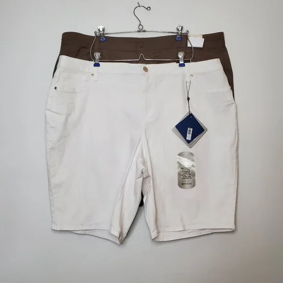 Women's Plus Size Bemuda Shorts 24W Set of 2 White A3 & Green St Johns Bay