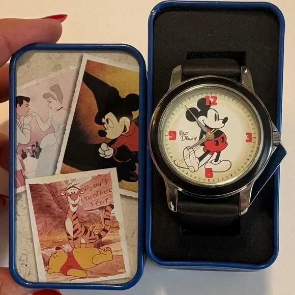 NWT Vintage Disney Mickey Mouse Watch w/ Original Tin – Working!