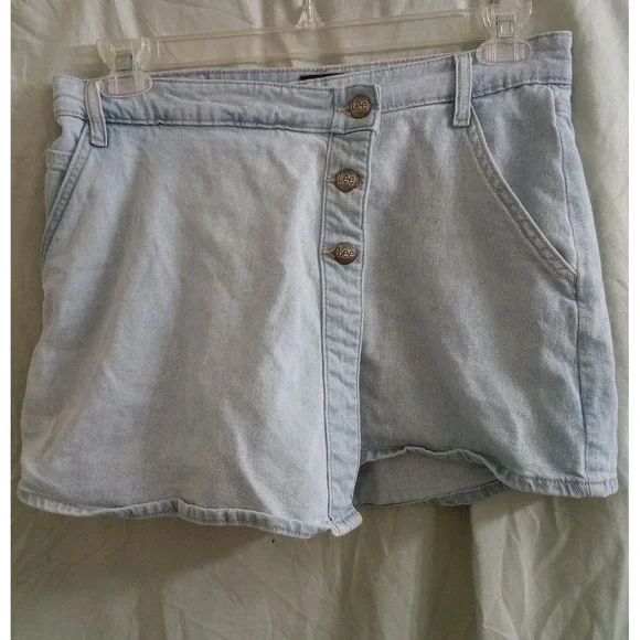 Lee Denim Wrap Skort Shorts Blue Jean Light Wash Denim Buttons Size 12
