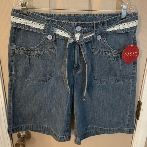 Kikit Y2K belted denim shorts with front & back pockets. NWT​