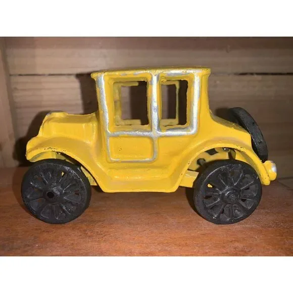 Vintage Antique 1920's Ford‎ Model T Toy Car Cast Iron Yellow Paint Collectible