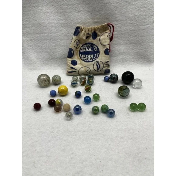 Lot of 31 Marbles -Multiple Sizes & Colors Swirls Frit Cats Eye + Shooters + Bag