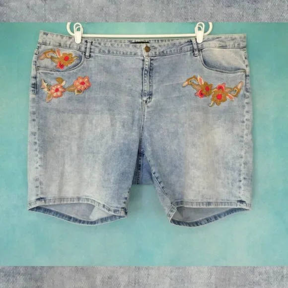 Nanette Embroidered Shorts 24W