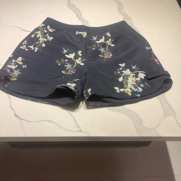 Ted Baker Navy Floral Women's Ted Baker London Navy Floral Shorts Size 2 Back Zi