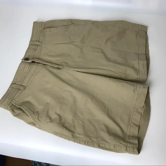 a.n.d.‎ A new day Womans Khaki Stretch Shorts Sz 8