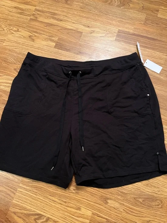 NWT Black Drawstring Casual Side Pockets Shorts. Size 3X.