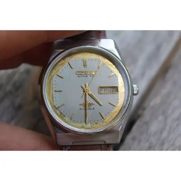 Vintage 1975 Citizen Automatic Mens Silver Watch W/daydate & Gold accents