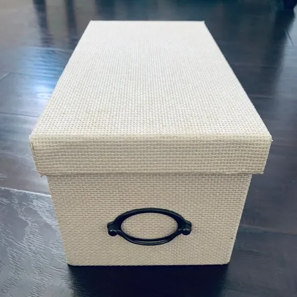 IKEA KVARNVIK Storage box with lid, Cream | Size: Medium