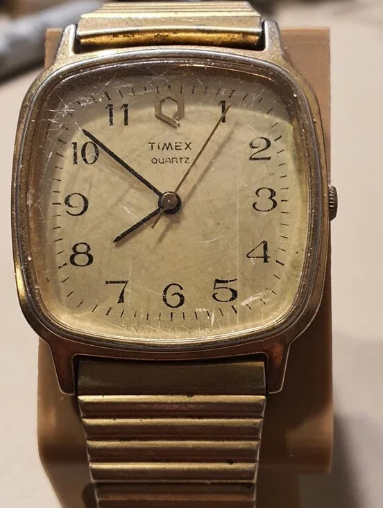 10/$20 Vtg Timex Q Goldtone Stainless Steel Men's Watch For Parts Or Repair