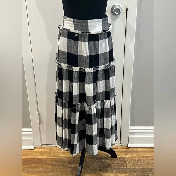 ASOS Petite Black and white gingham midis skirt Good condition