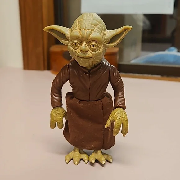 Yoda Star Wars figures 2001 Lucasfilm