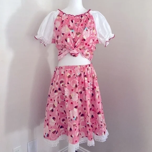 Cupcake bakery costume set