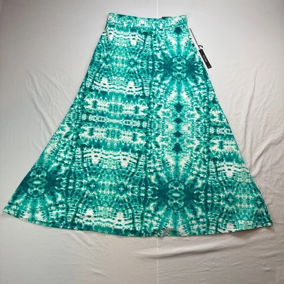 Roz and Ali NWT Teal and White Maxi Skirt
