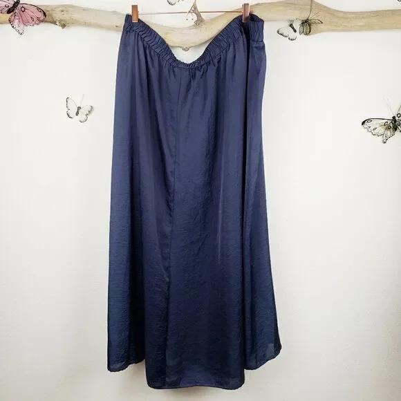 Lane Bryant flowy  navy maxi skirt