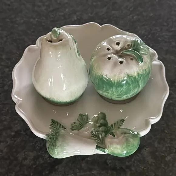 Fruit pair glazed salt and pepper set with plate
