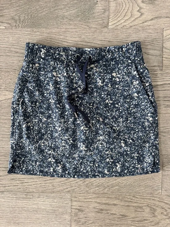 🌼ATHLETA🌼 Midtown Skort in Navy and White Floral, Size 0