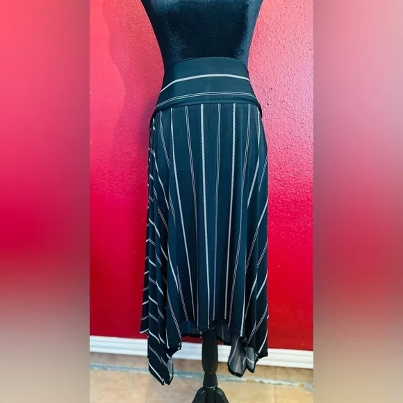 Lane Bryant Women's Black and White Sharkbite Hem Striped Skirt, Sz 22/24 NWT