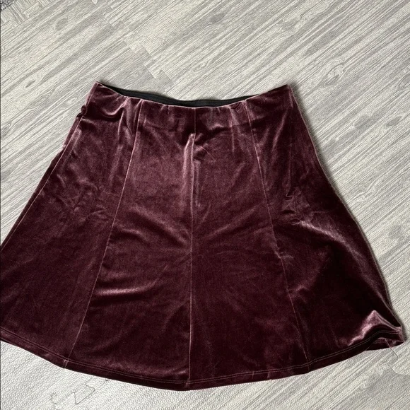 Elegant Gap Crushed Velvet Plum Skirt Size Small