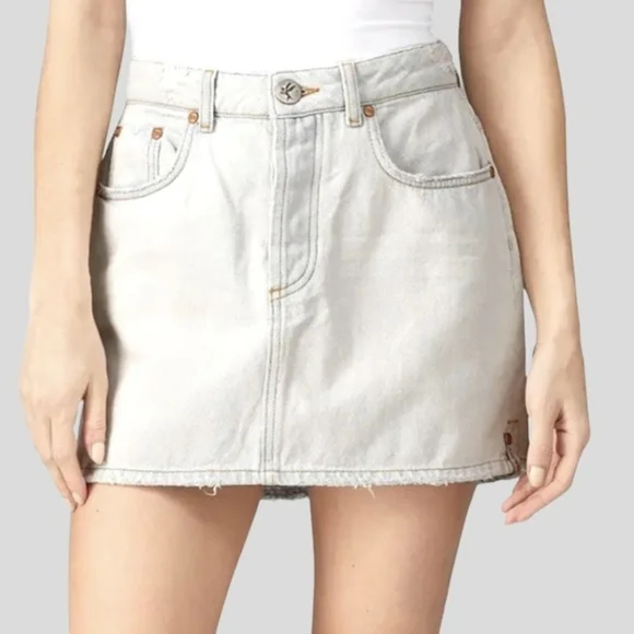 One Teaspoon Brando 2020 Button‎ Fly Lightly Distressed Light Denim Mini Skirt