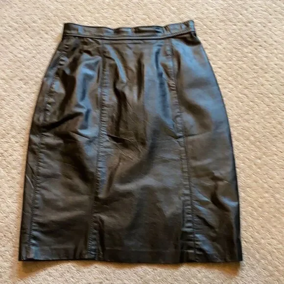 Comint Genuine Leather Pencil Skirt – Black – Size 5/6 – Made in Argentina