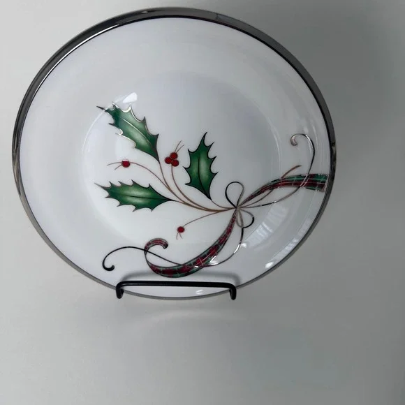Lenox Holiday Nouveau Platinum White Bread and Butter Plate Holly Plaid 6230718