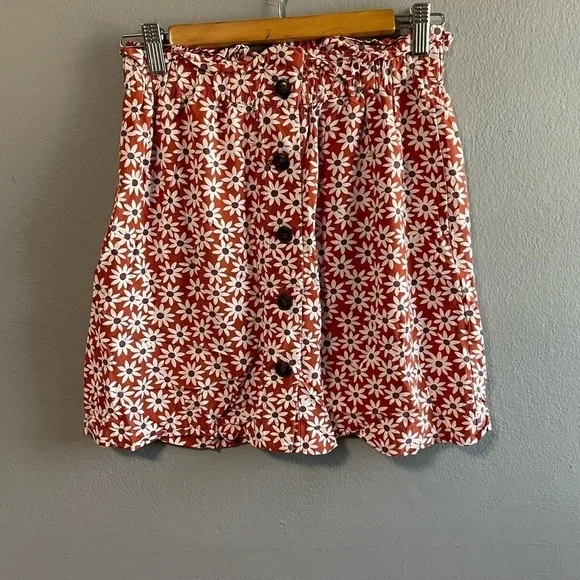Madewell paperbag waist button down floral print flowy mini skirt. Size X-Small