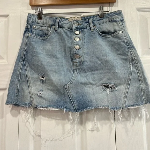 FREE PEOPLE distressed mini skirt size 30