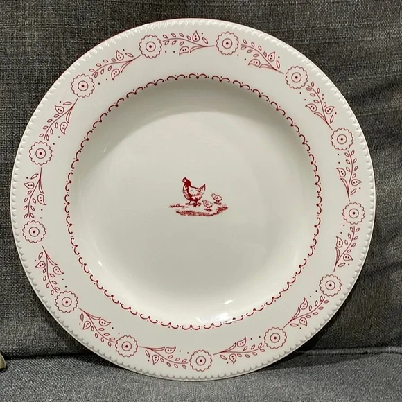 Country Living White with Red Trim Chicken and Chicks 11” Plate Hens and Chicks