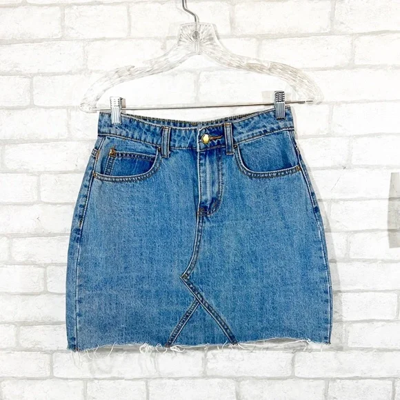 Joeoy denim raw hem skirt size small