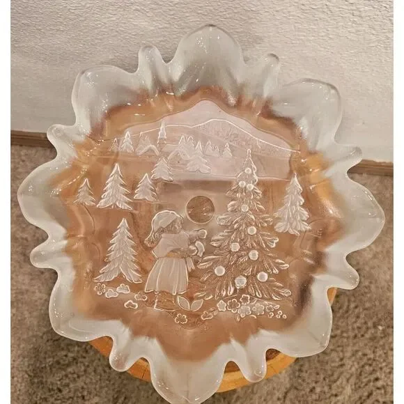 Mikasa Christmas Story Etched‎ Glass Pedestal Bon Bon Dish Cookie Plate Fluted