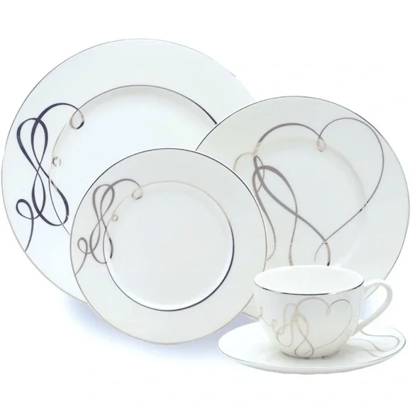 NEW Mikasa Love Story Collection 5 Piece Place Setting