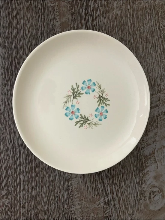 Vintage Taylor Smith & Taylor “Bridal Wreath” salad plates set of four