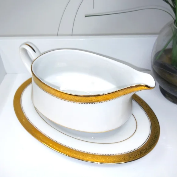 Noritake 4276 Signature Gold (1) Gravy Boat 7