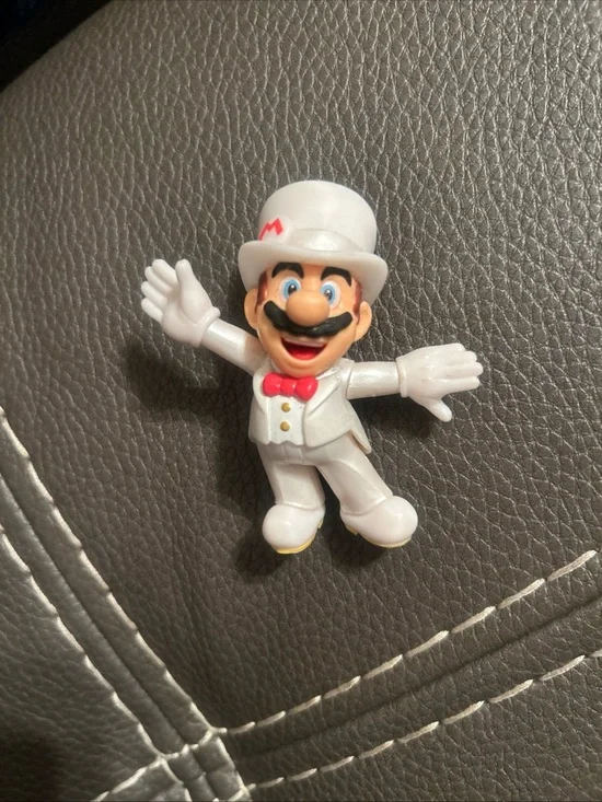 Jakks pacific world of Nintendo White Mario Wedding Outfit Figure