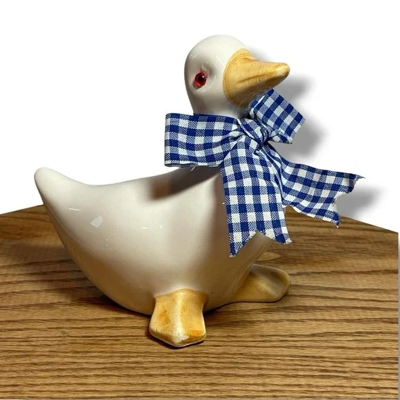 Ceramic Country Farmhouse Goose Blue Gingham Neck Ribbon & Red Beaded Eyes 5