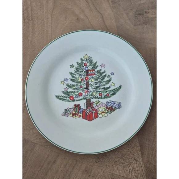 *chipped* Gibson Designs Christmas Tree White (Brown Bear) Salad/Dessert Plate