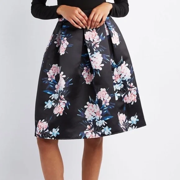 |•SEQUIN HEARTS•| Floral Black Skater/Circle Skirt Tulle Layer Size 5