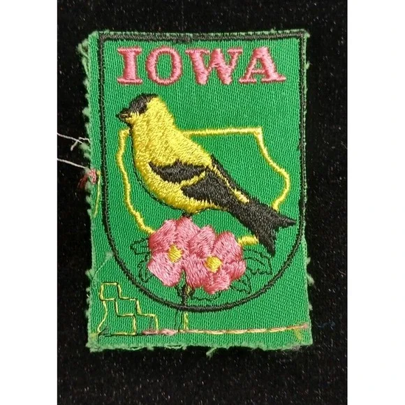 1980's State of Iowa Small Patch, Goldfinch Bird VINTAGE UNSEWN, Voyager Brand
