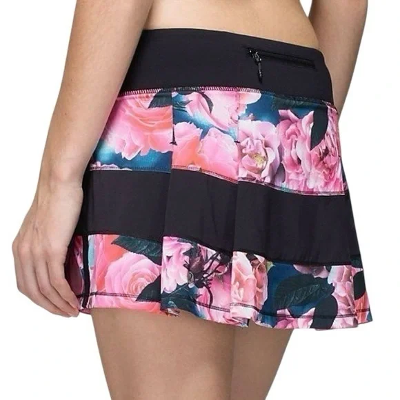 Lululemon Athletica Pace Rival Skirt 4-way Stretch in Secret Garden / Black