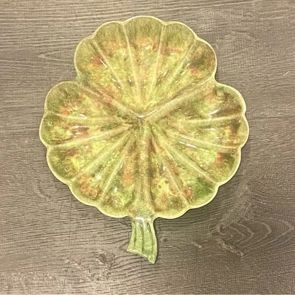 Vintage 1940’s-1950’s Leaf-Shaped Ceramic Cottage-core Platter. Cottage kitchen