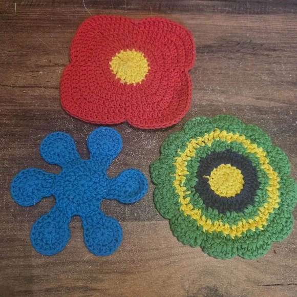 Ikea LUSY Lot of 3 Patches 100%‎ Cotton Sewing Quilting Crafts Crocheted Flowers