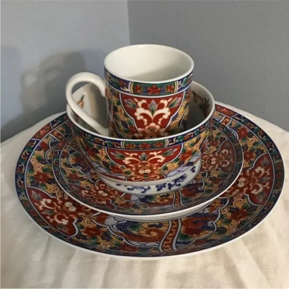 Imari Edo Four Piece Place Setting - one dinner, one salad, one bowl and one cup