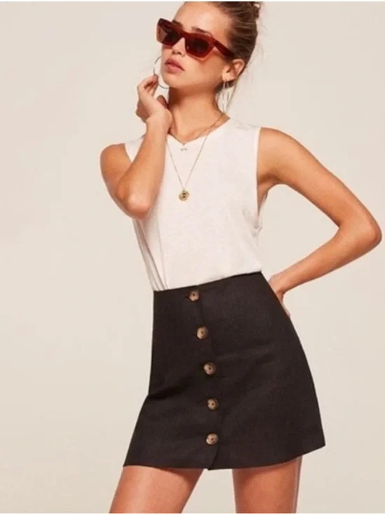 Reformation Candy Mini Skirt Black 100% Linen Button Front in Size 0
